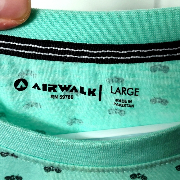 Unique T-Shirt with bicycle pattern - Picture 3 of 3